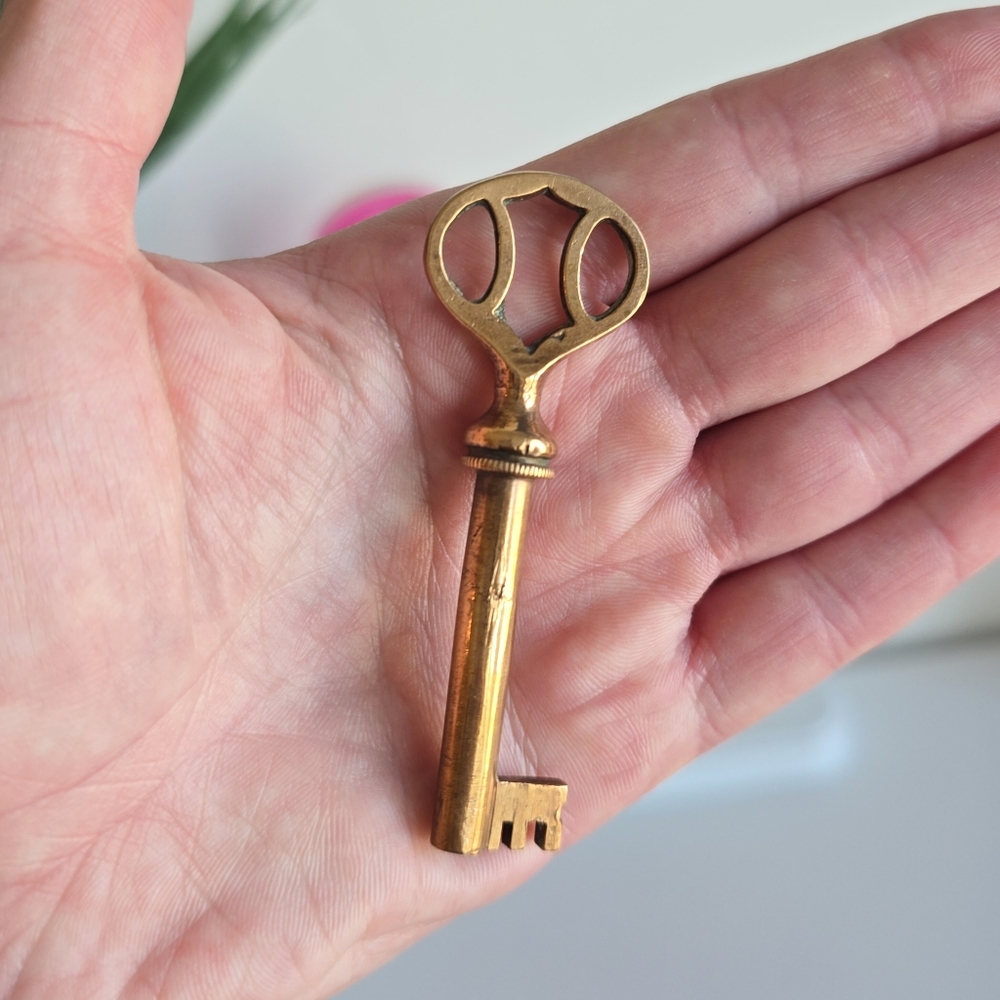 2 3/4" Brunswick Antique Brass Skeleton Key Decorative Bow Hollow Barrel